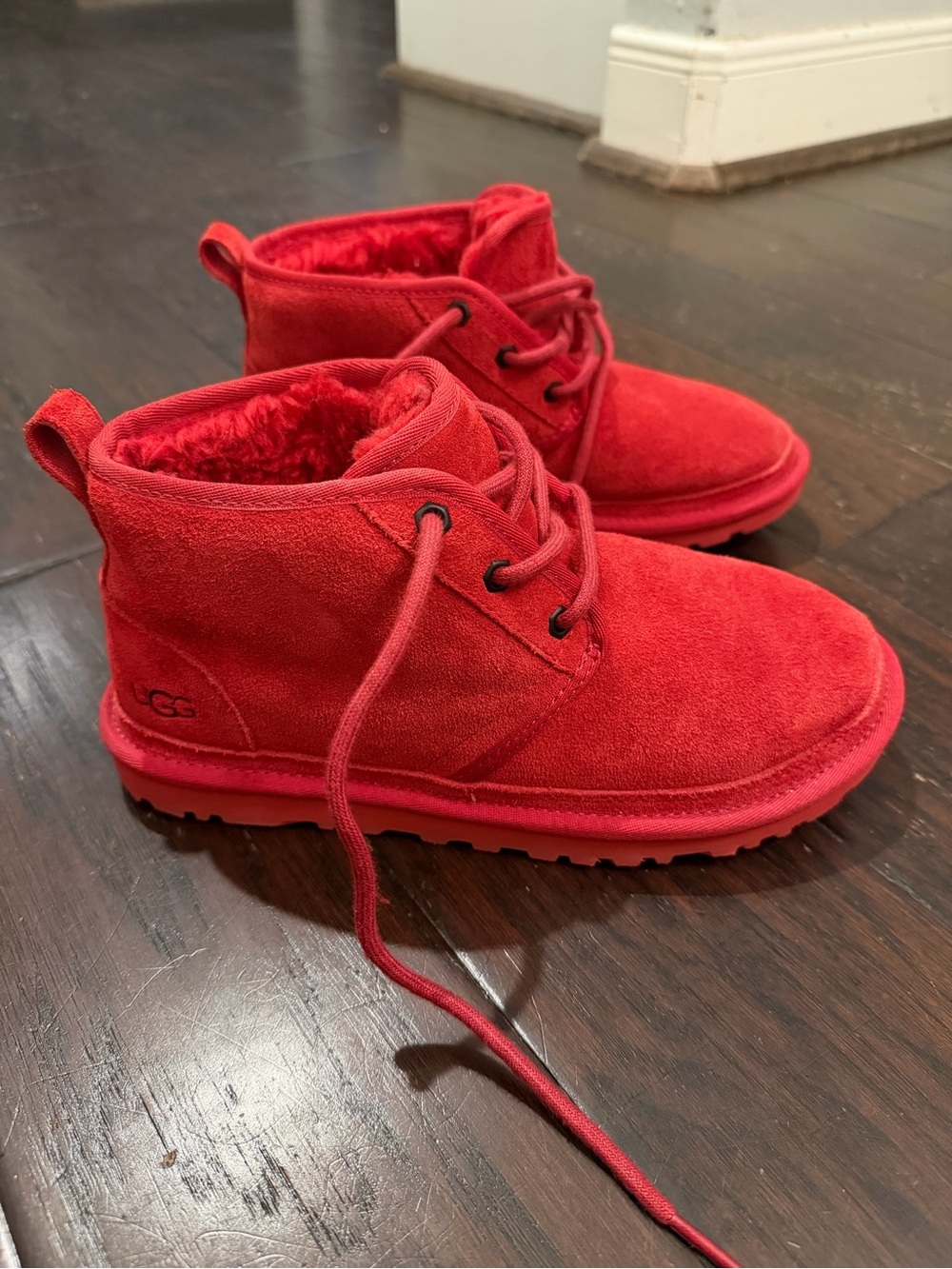 UGG Neumel Samba Red Suede Chukka Boots Men’s 6 Women’s 7 Style 3236